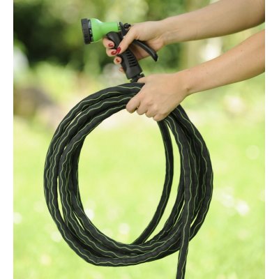 Flexibler Gartenschlauch MAGIC FleXx, 7,5 > 22,5 Meter, carbon/green, 8 in 1 Düse mit Feststellfunktion